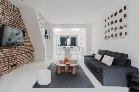 Maison moderne de 3 chambres, proche du tram Bed and Breakfast in Flanders