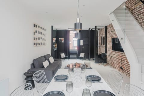 Maison moderne de 3 chambres, proche du tram Bed and Breakfast in Flanders
