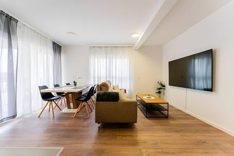 TV and multimedia, Living room, Dining area