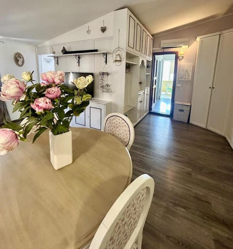 Dining area, wardrobe