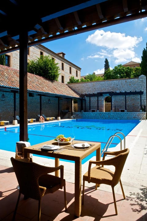 Swimming pool, Swimming pool