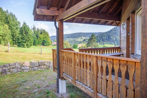 View (from property/room), Balcony/Terrace, Mountain view