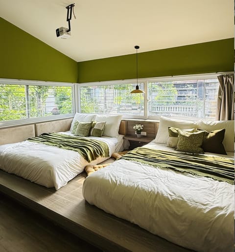 Property building, Bed