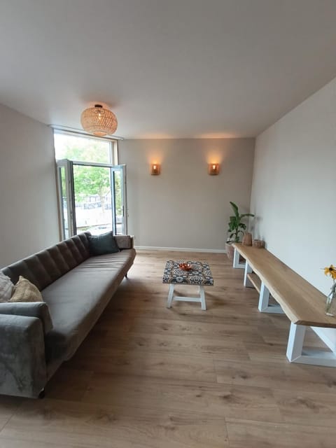 Mediterranean apartment with home theater Apartment in South Holland (province)