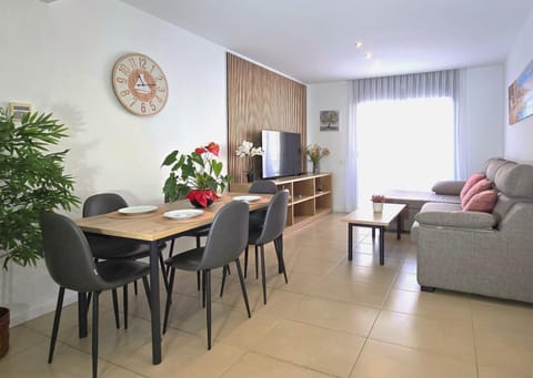 Living room, Dining area, heating, air conditioner