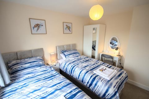 Martello Sunrise - Luxury 3-bedroom Seaview Beach House House in Felixstowe