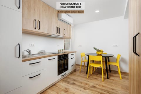 Kitchen or kitchenette, Dining area, oven, pet friendly, stove, toaster