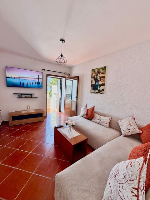 Communal lounge/ TV room, TV and multimedia, Living room