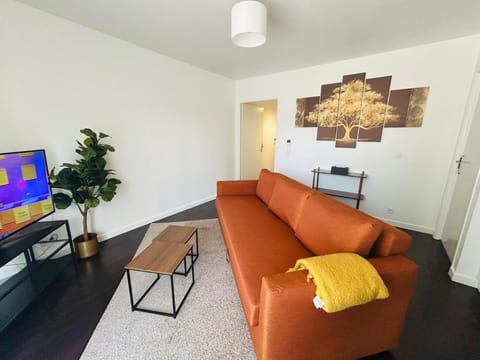 Communal lounge/ TV room, TV and multimedia, Living room, Seating area