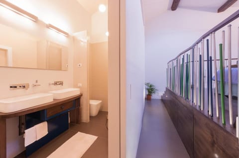 Big apartment with private courtyard Apartment in San Marco