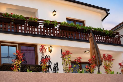 Property building, Balcony/Terrace