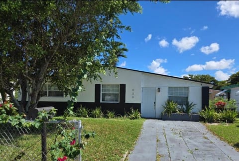 Little Wynwood Oasis House in Miami