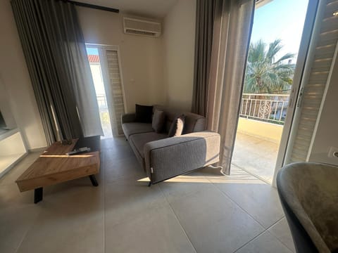 View (from property/room), Living room, Seating area