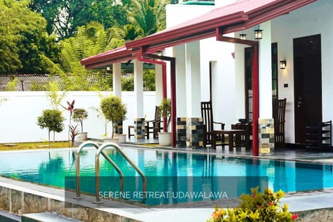 Property building, Day, Pool view, Swimming pool, sunbed