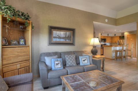 Village Center 305 House in Purgatory