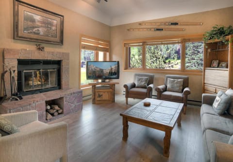 Village Center 305 House in Purgatory