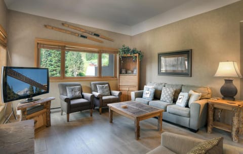 Village Center 305 House in Purgatory