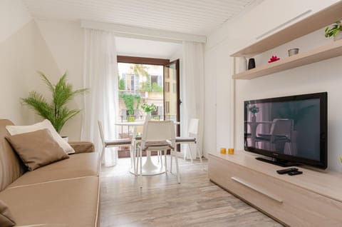 TV and multimedia, Living room, Seating area