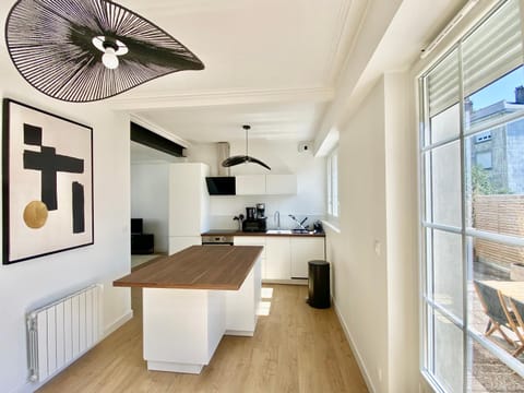 Coffee/tea facilities, Balcony/Terrace, Kitchen or kitchenette, dishwasher, oven, stove, toaster