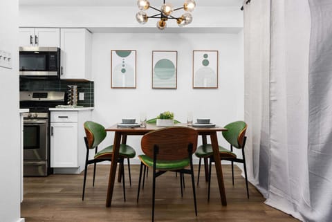 Prime Location Near Zilker Park & SoCo Chic House in Austin