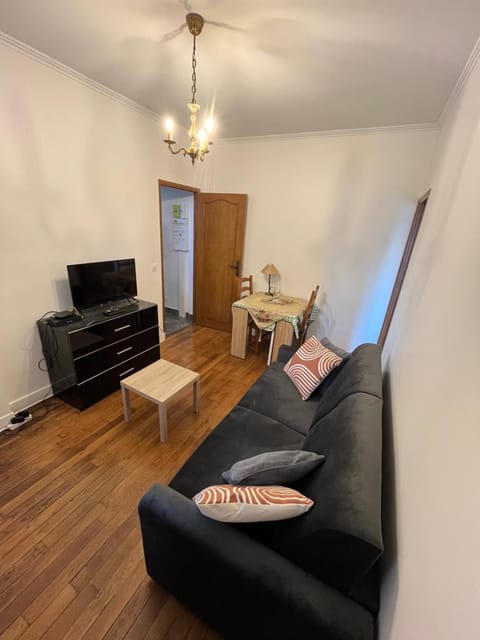 Logement moderne, prêt à vivre Apartment in Aubervilliers