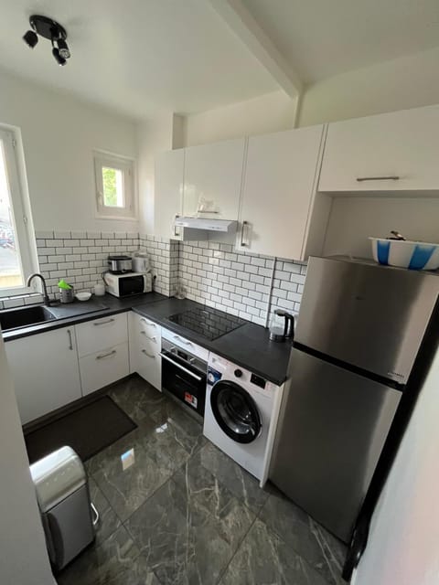 Logement moderne, prêt à vivre Apartment in Aubervilliers