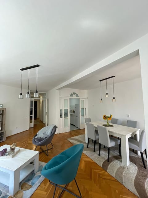 Living room, Seating area, Dining area