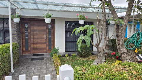 Facade/entrance, Garden, Garden view