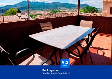 Day, Dining area