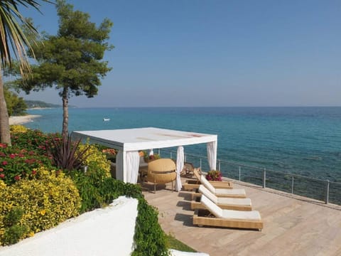 Royal Luxury Villa by AKTIS VILLAS Villa in Halkidiki