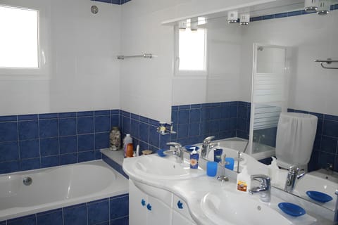 Bathroom, Living room