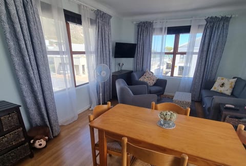 Communal lounge/ TV room, Dining area