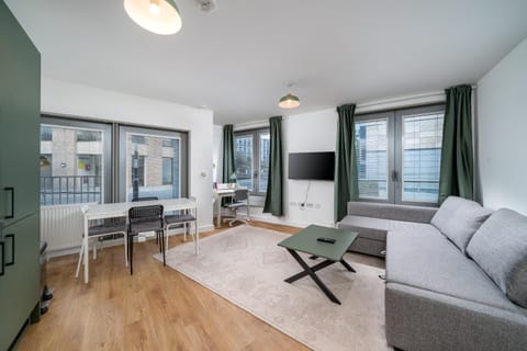 TV and multimedia, Living room, Dining area
