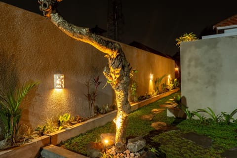 villa lumbung by adis villa, Cozy Wooden Stay, Shared pool Villa in Sukawati