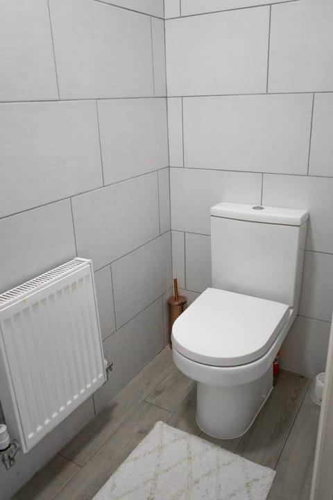 Stylish Chalet 5min to Beach House in Swansea