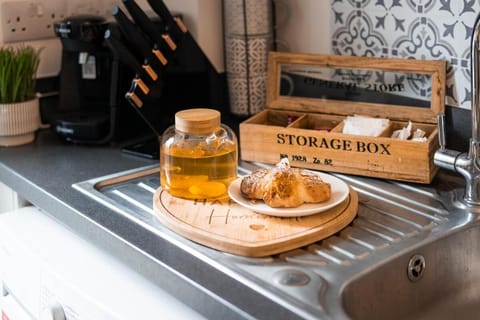 Stylish Chalet 5min to Beach House in Swansea