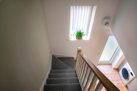 Stylish Chalet 5min to Beach House in Swansea