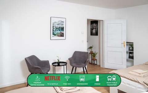 Seating area, Bedroom