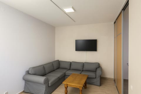 Communal lounge/ TV room, TV and multimedia, Living room, Seating area