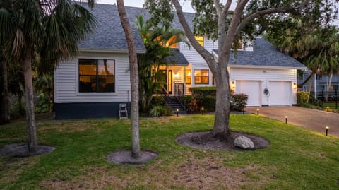 Garden, Garden view, Street view