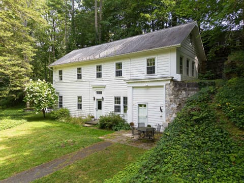 Berkshire Vacation Rentals 1900s Factory Turned Modern Berkshires Retreat House in Great Barrington