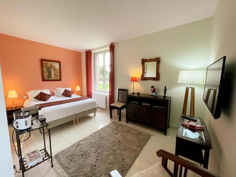 Bed, TV and multimedia, Coffee/tea facilities, Photo of the whole room, Bedroom