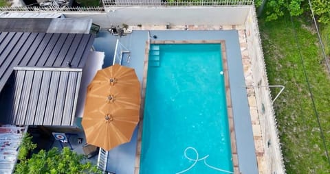 Love Story Pool House, free parking & BBQ House in Miami