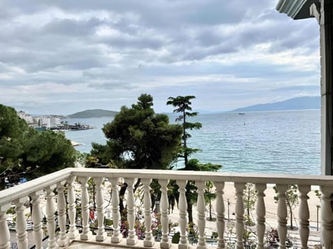 Panorama Apartment - free rooftop pool entry Apartment in Sarandë