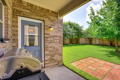 Fish and Hike Pet-Friendly Humble Home with Yard House in Humble