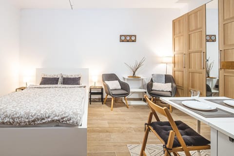 Bed, Living room, Seating area, Dining area, Bedroom