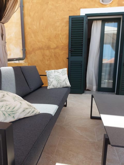 Balcony/Terrace, Living room