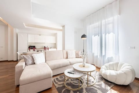 Bed, Kitchen or kitchenette, Living room, Photo of the whole room, Seating area, Dining area