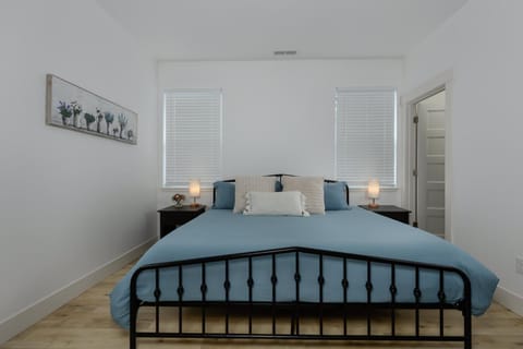 Columbia Gorge Getaway - Walk to River & Trails House in Stevenson