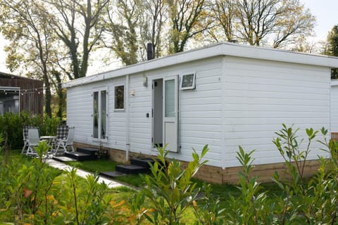 Property building, Day, Garden, Garden view